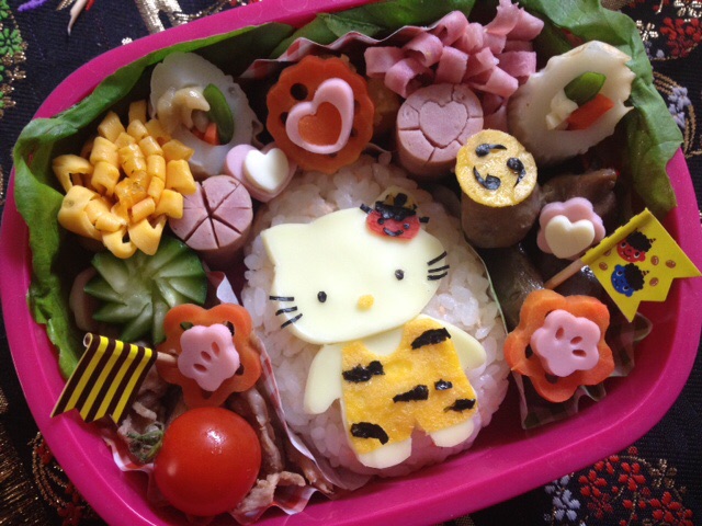 f:id:ssachiko:20150131105858j:plain 虎の子衣装キティちゃん節分