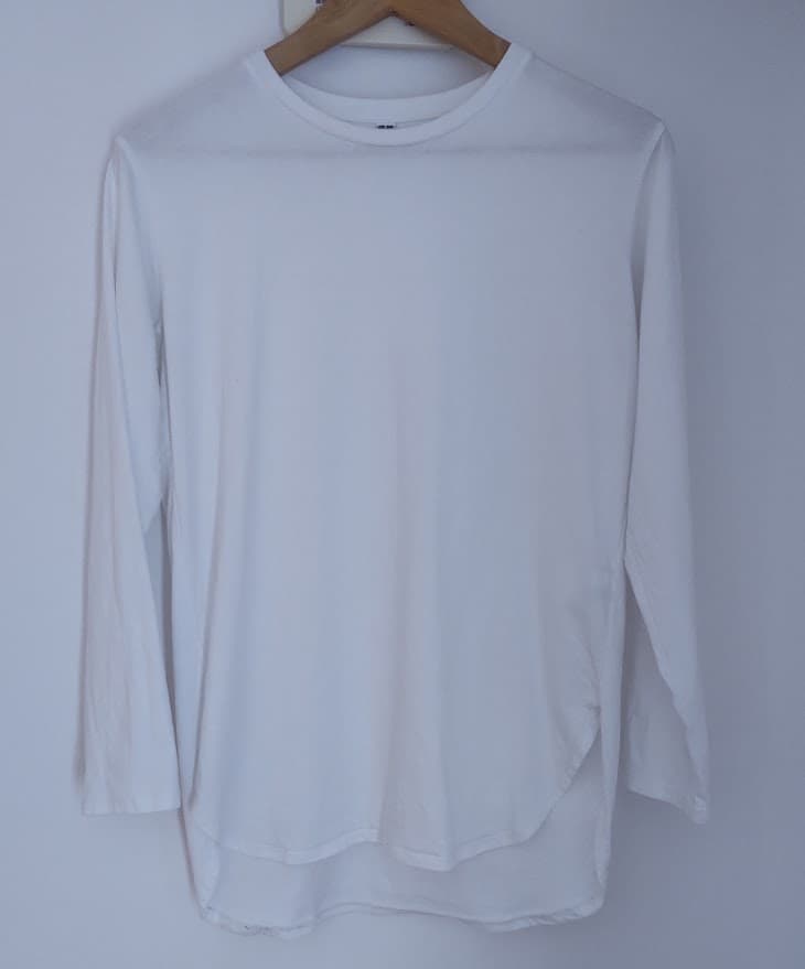 ユニクロの白Tシャツ