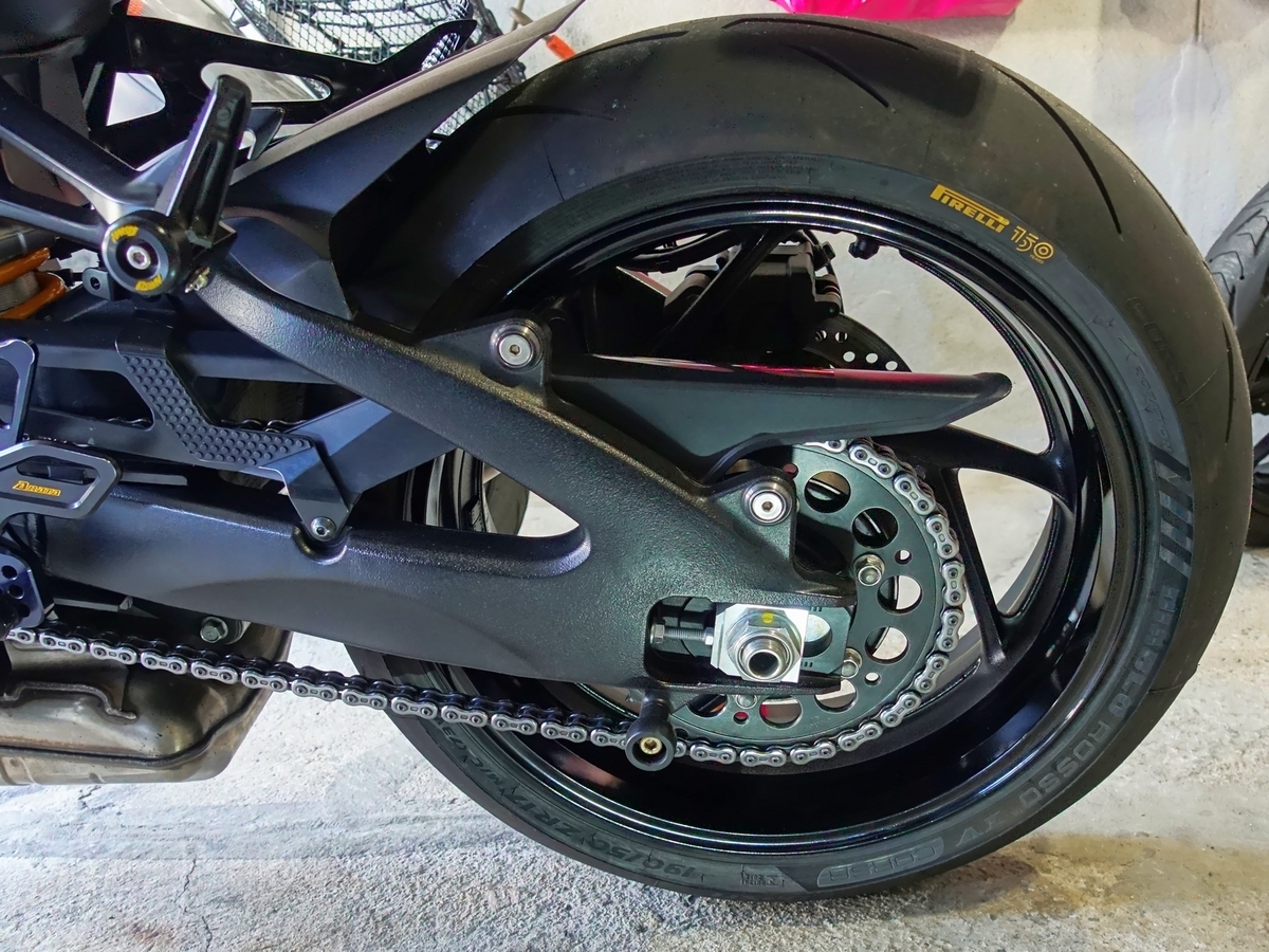 新型カタナ 前後タイヤ交換<5回目> PIRELLI DIABLO ROSSO IV