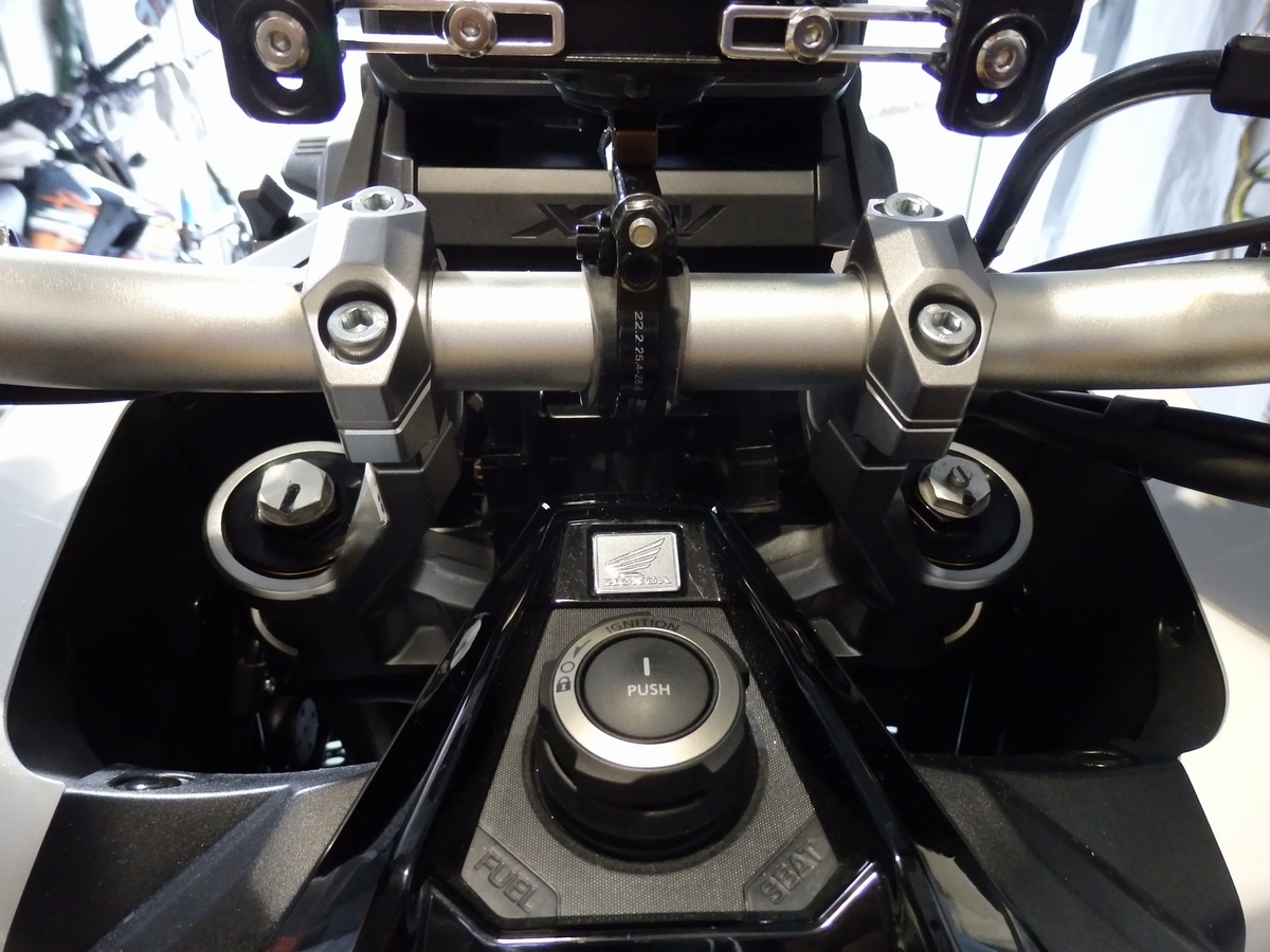 X-ADV ハンドルバーライザー ハンドルカバー プリロード調整 - I don't