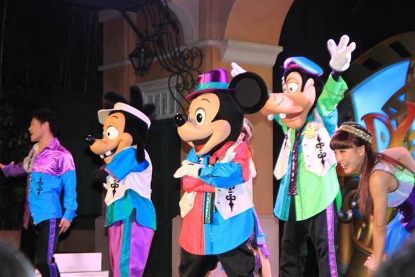 レッツ パーティグラ は懐かしい気持ちにさせてくれるショー 東京デートシティ