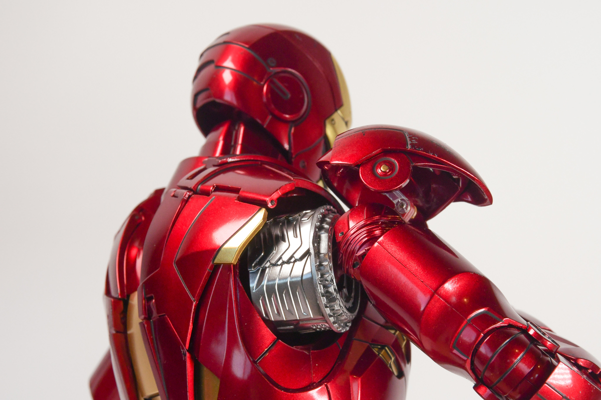 HOT TOYS IRONMAN Mark IV - TOP