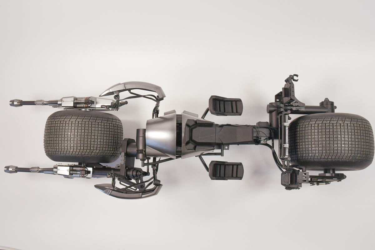 HOT TOYS BAT POD - TOP