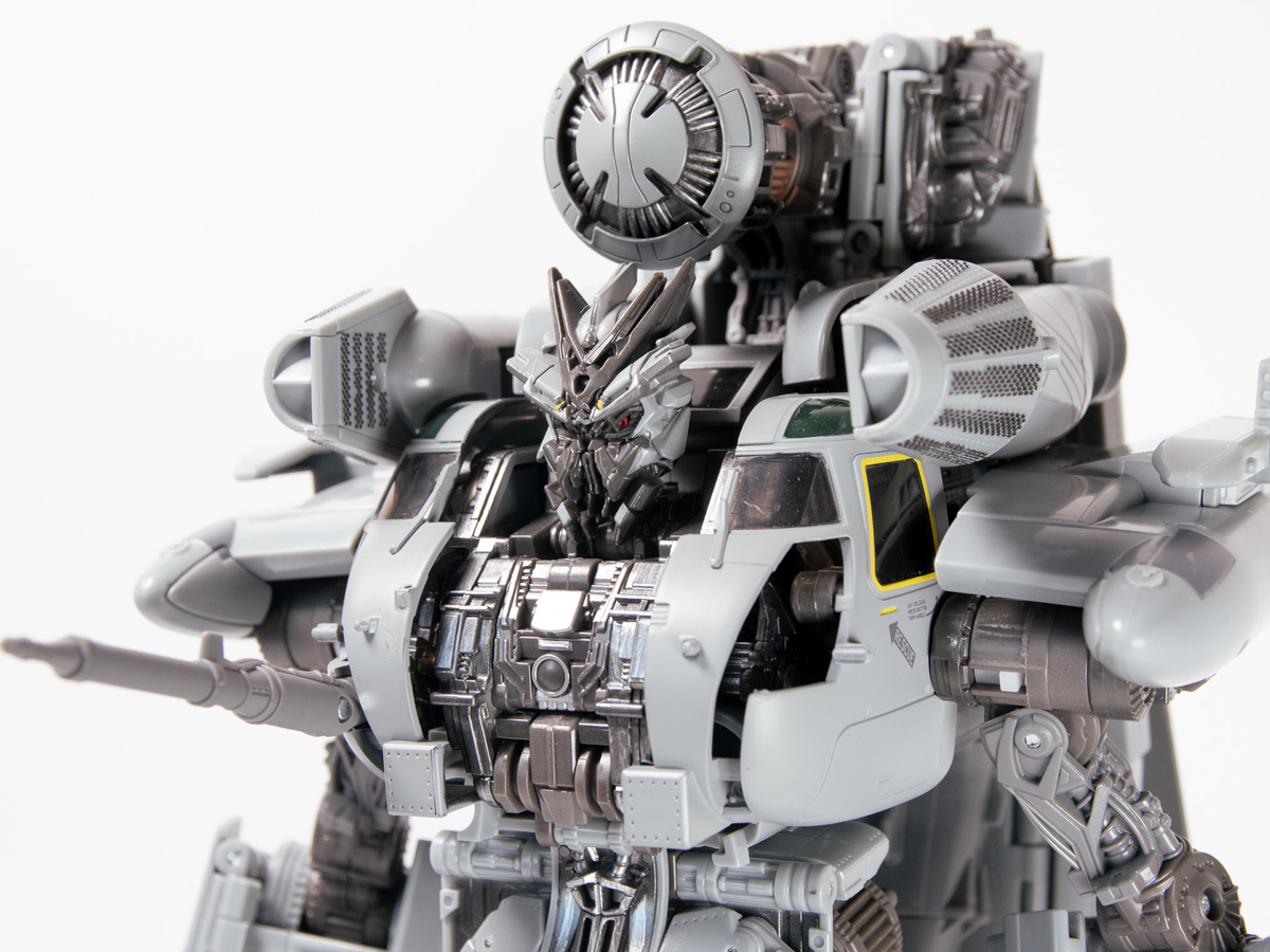 トランスフォーマーMPM13 ブラックアウトです。 トランスフォーマー マスターピース MPM-13 ディセプティコン