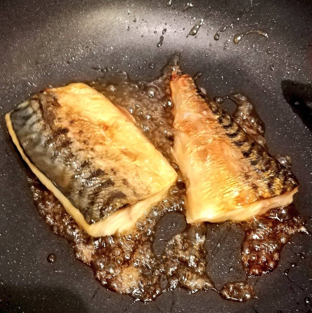 お家で魚活じゃ 脂のってます塩さば で サバの塩焼き と 塩さばのみりん焼き つくります 魚活ブログ お魚を食べては報告するんじゃ お家で魚活じゃ 脂のってます塩さば で サバの塩焼き と 塩さばのみりん焼き つくります 魚活ブログ お魚を食べては報告するんじゃ