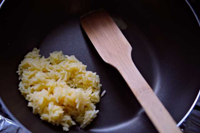 ご飯が硬いときは炊き直しできる 炊飯器で行う方法やアレンジも紹介 お役立ち情報サーチ