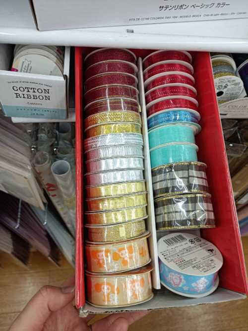 薄葉紙ってどこで売ってる？ラッピングリボンは？販売店や値段相場も！ お役立ち情報サーチ