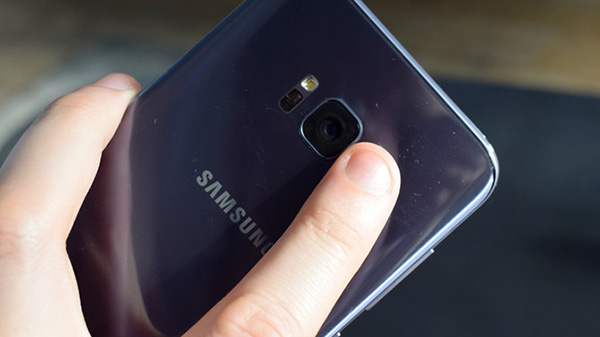 Bạn nên làm gì khi Samsung S8 lỗi camera sau ban nen lam gi khi samsung s8 loi camera sau