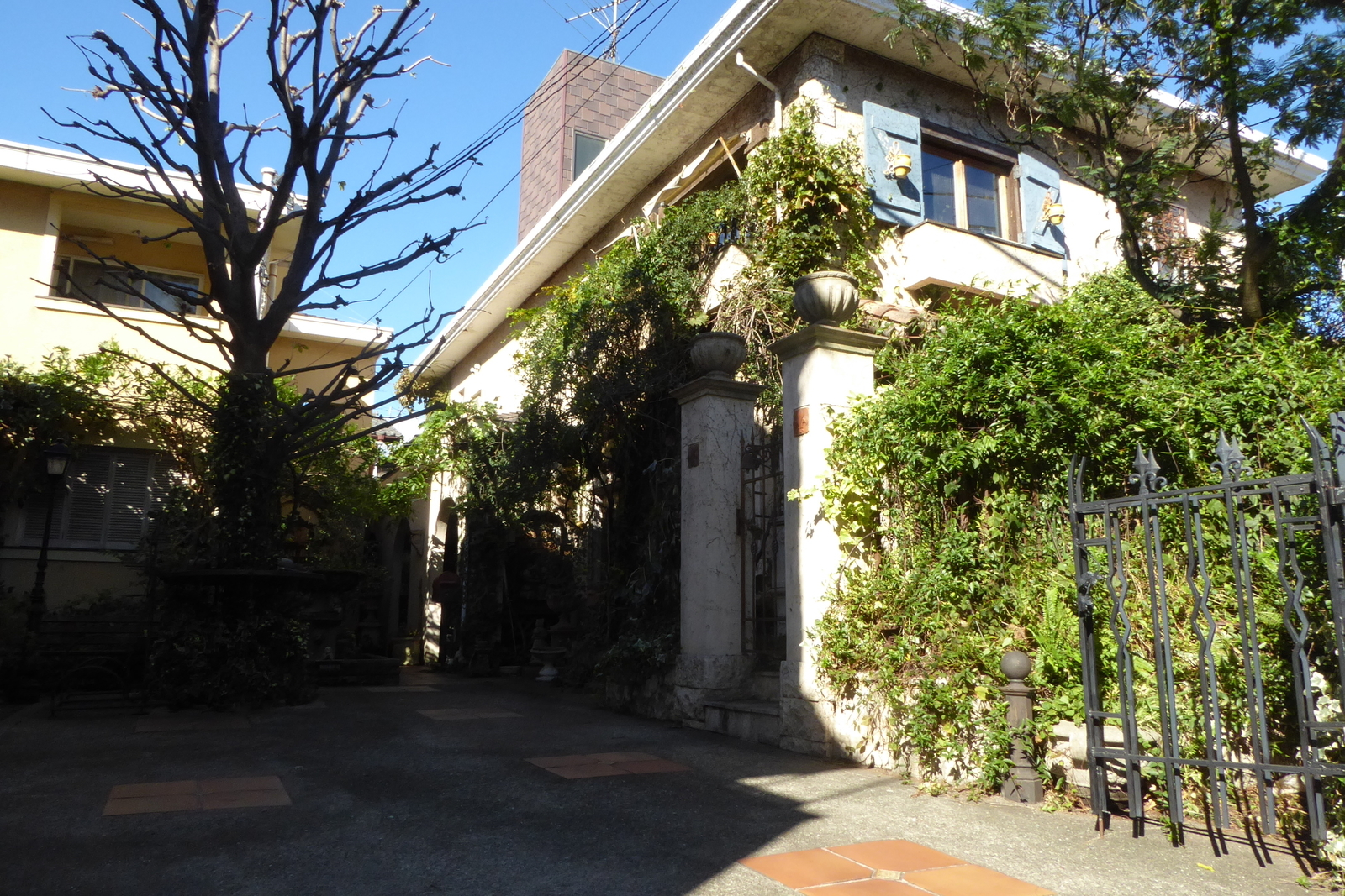 東京都新宿区 花鶏こと 大正モダンはいから屋 を見に行く かきたいやうにかく