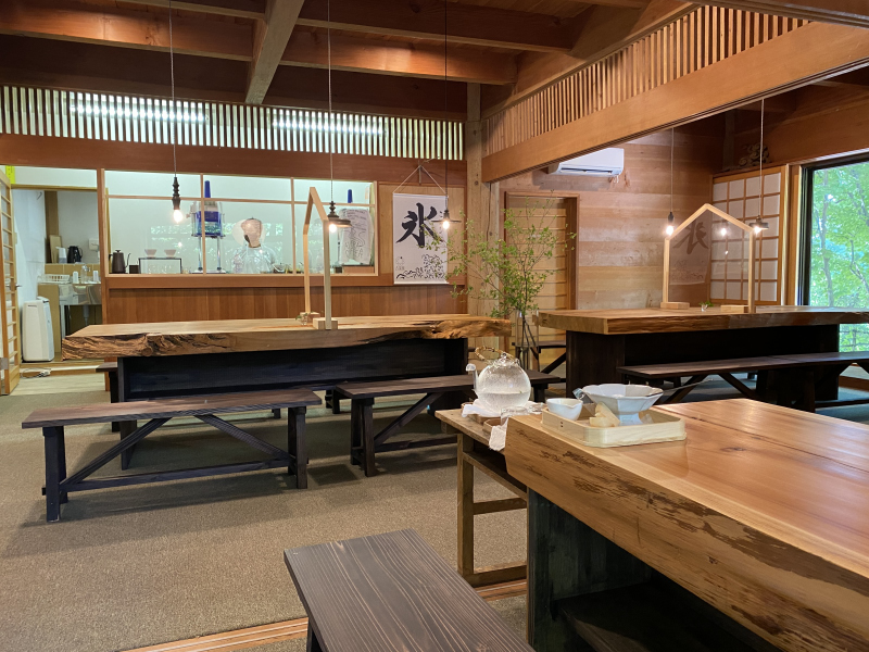 八宝堂 店内