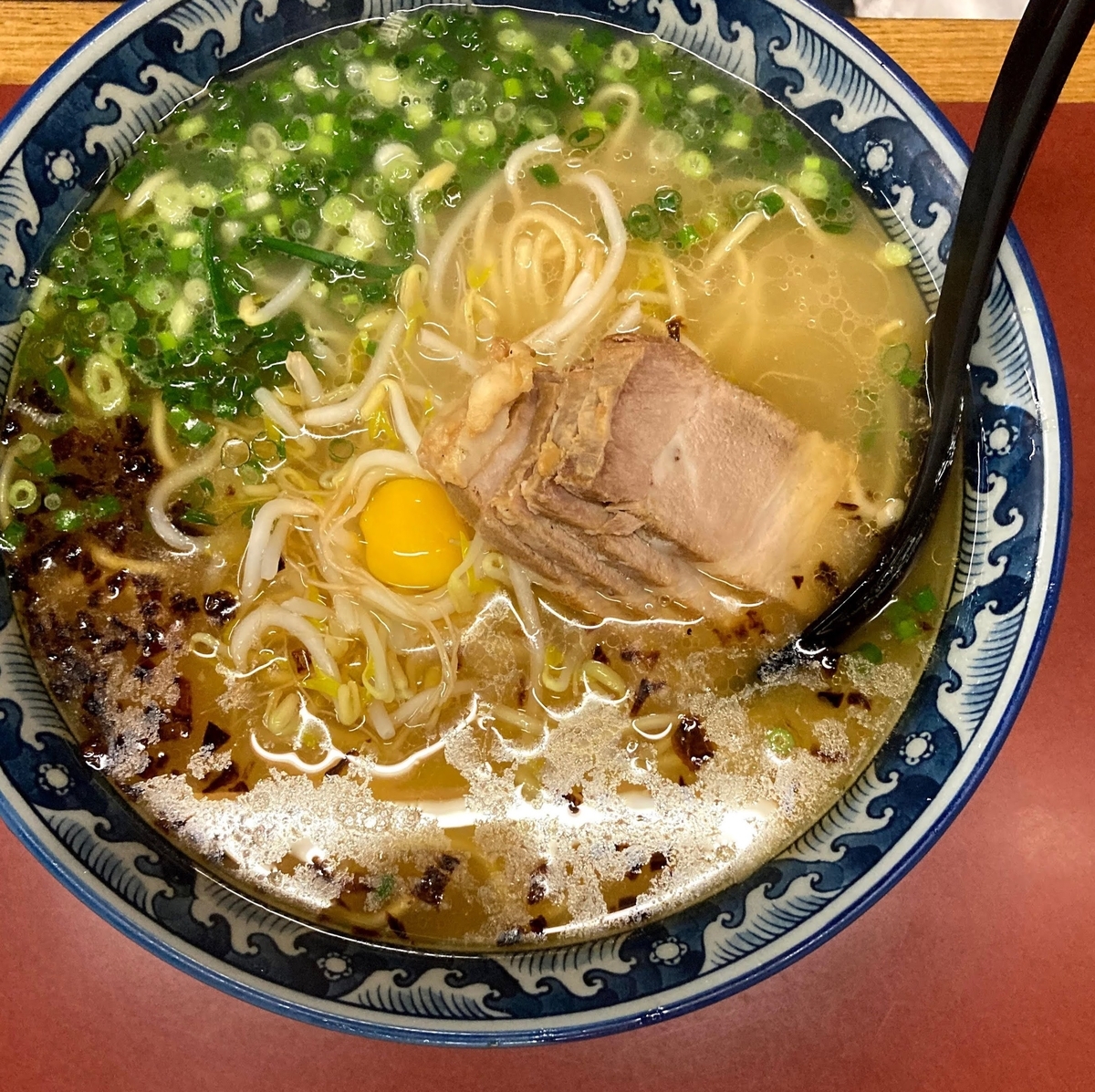 ふくまんのラーメン。大盛だと卵付き