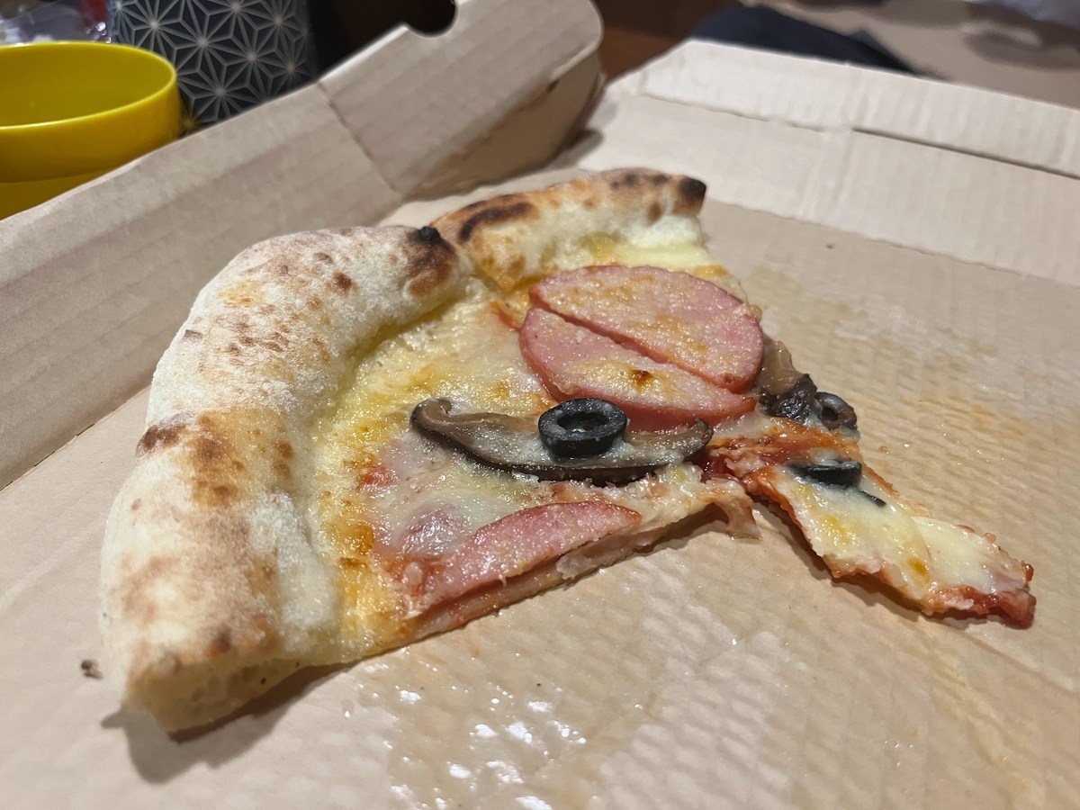 カプリチョーザ。チーズがちょっと癖があるものでおいしかった