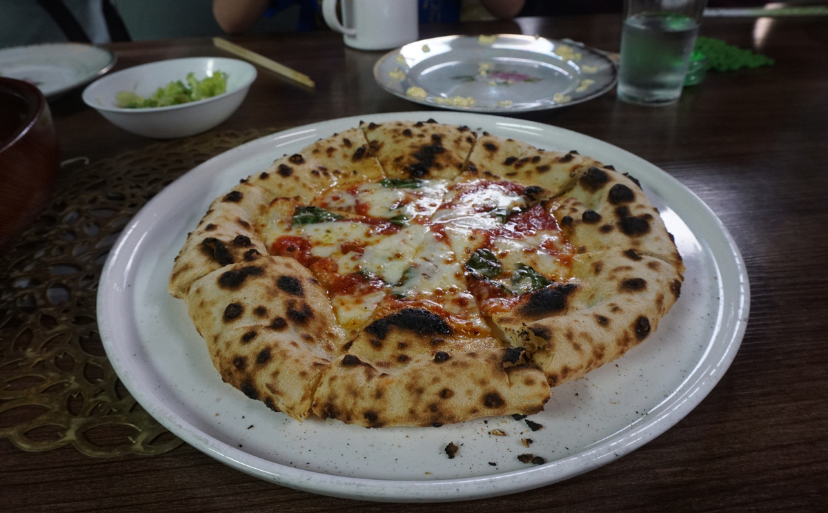 たまーにゃpizzaのマルゲリータ。恐ろしく安くて生地がとてもおいしかった！