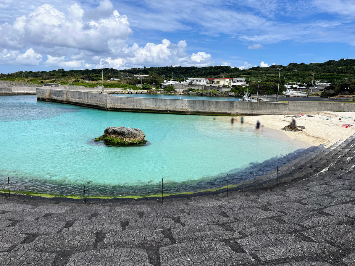 喜界島の海岸はどこもすごくきれいな色でした