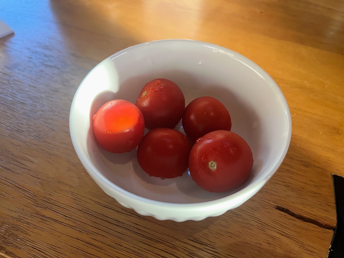 喜界島産のプチトマト。皮が薄くておいしい