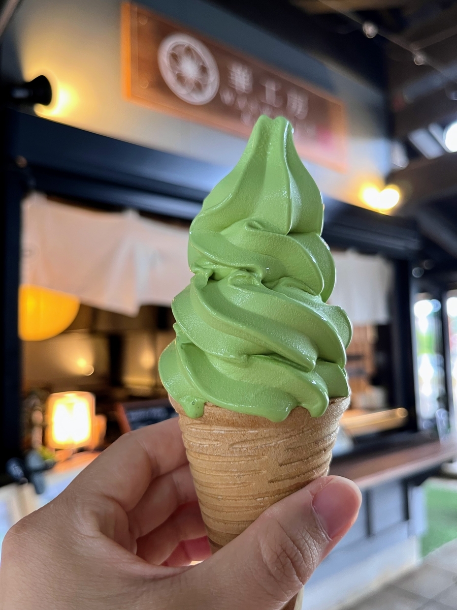 抹茶ソフトクリームを食べました