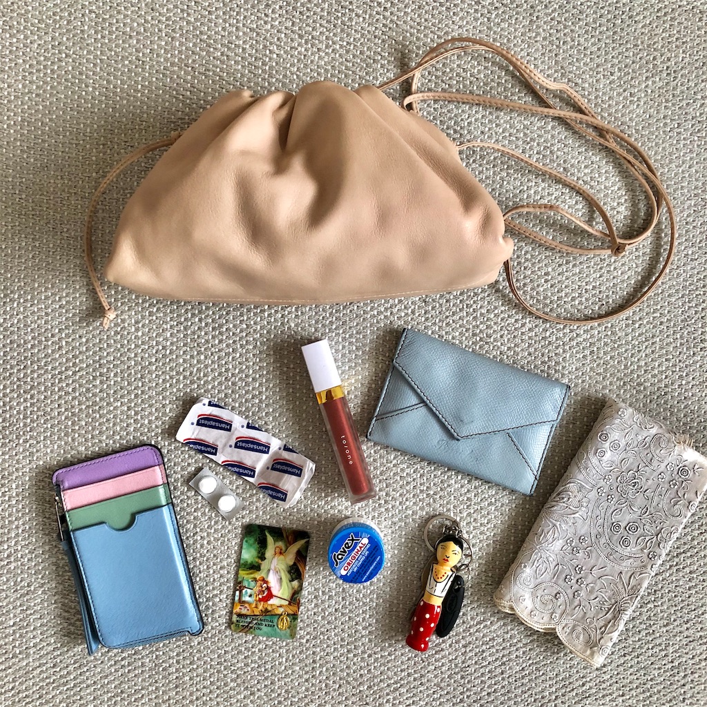 What's in my bottega veneta the pouch バッグの中身 ザ・ポーチ編 ...