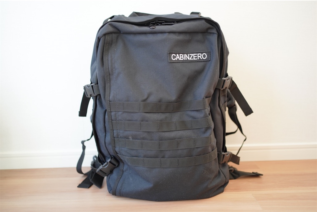 CABINZERO MILITARY 44L: 背負い心地は良いが収納性は課題 - Asakusa 