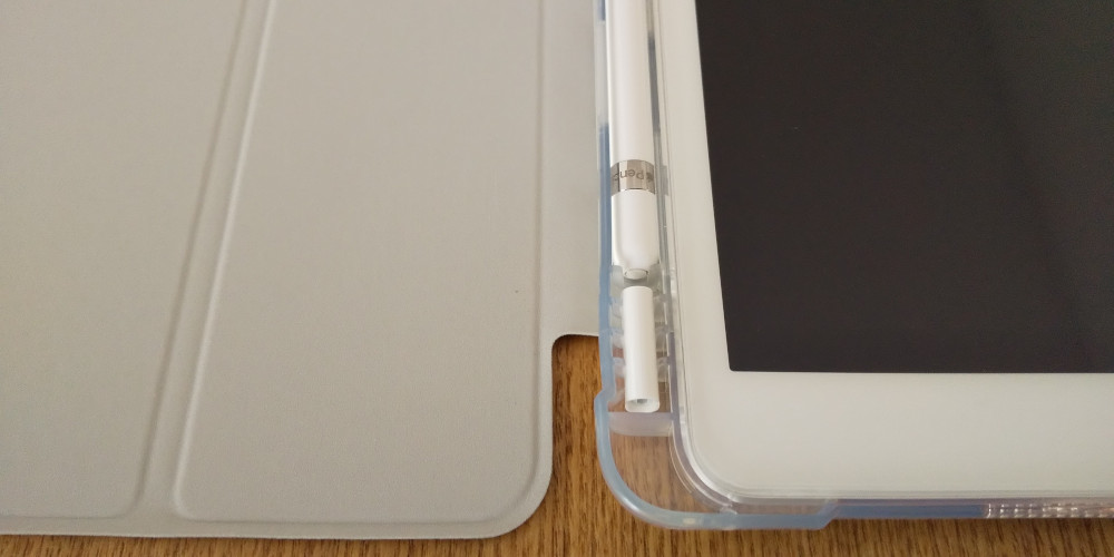 ペン収納付き Ipadケース キャップやコネクタ紛失防止に一体型がオススメ 我が家は建売3人家族 ペン収納付き Ipadケース キャップやコネクタ紛失防止に一体型がオススメ 我が家は建売3人家族