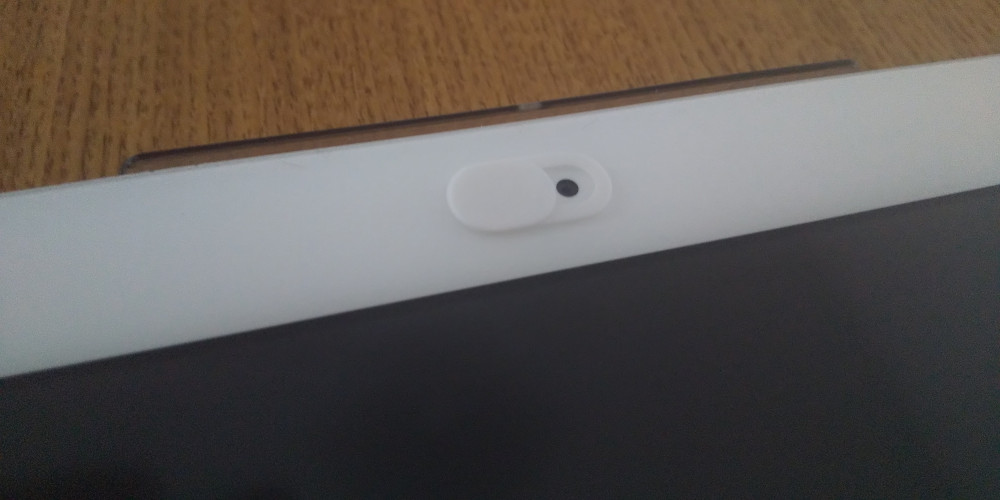 100均セリア 盗撮防止 セキュリティシール の紹介 スマホ タブレットのインカメラにおすすめ 我が家は建売3人家族