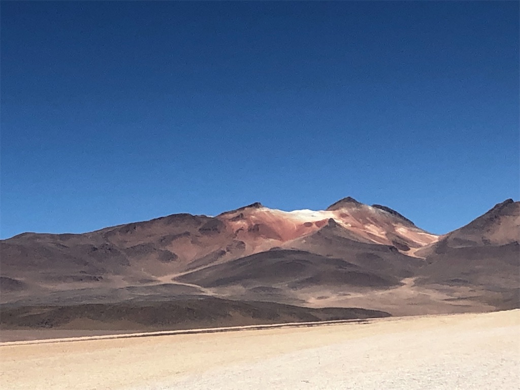 ツアー道中で、ダイナミックな火山の山々にテンションアップ2