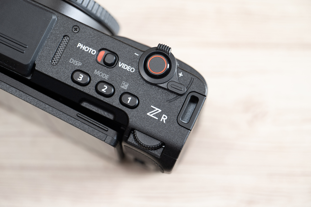 Nikon ZRが正式発表されたので詳細を見ていく 30万円以下で買える
