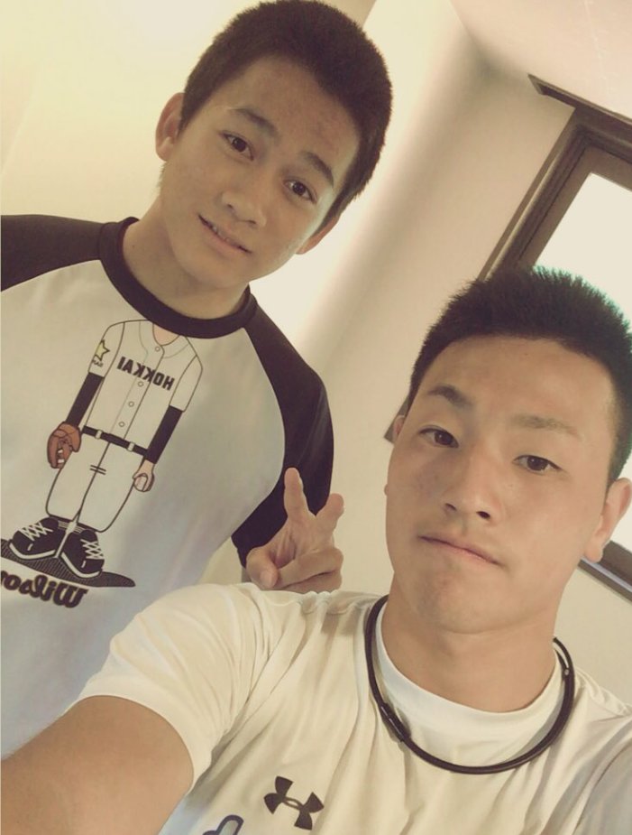 話題沸騰 北海エース大西健斗くんのtシャツが可愛すぎると話題に ファン急増で両親が送り迎え中 話題のニュース 話題沸騰 北海エース大西健斗くんのtシャツが可愛すぎると話題に ファン急増で両親が送り迎え中 話題のニュース