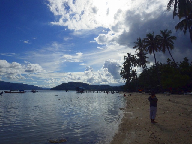 バンダル・ランプンの海岸