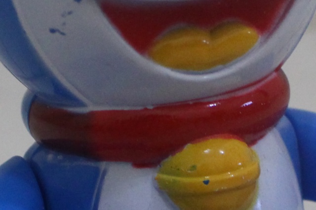 太くて真っ赤な首輪