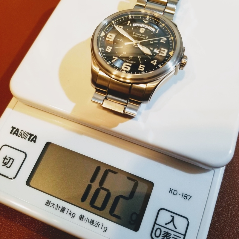 腕時計喫茶-Wristwatch-Tearoom- | 数値に現れない腕時計の「重さ」（ミルガウス［116400GV］で考える）