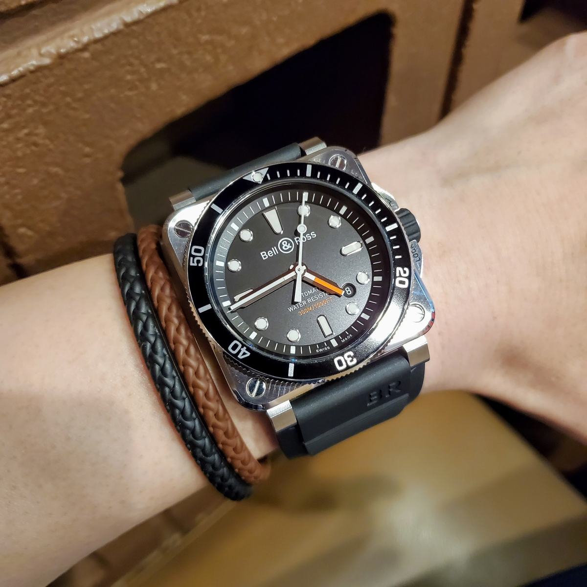 腕時計喫茶-Wristwatch-Tearoom- | 服装の変化が腕時計に与える影響について