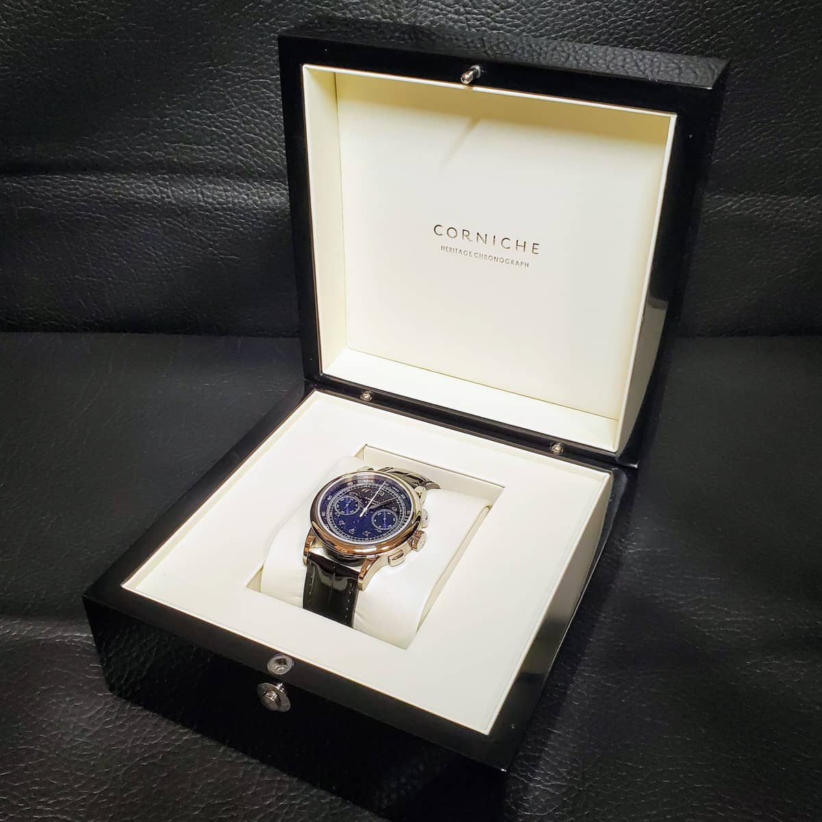 腕時計喫茶-Wristwatch-Tearoom- | 袖口に『満点の星空』を… CORNICHE（コーニッシュ）「Heritage Chronograph Ciel Noctune（ヘリテージ クロノグラフ シエル ノクターン）」