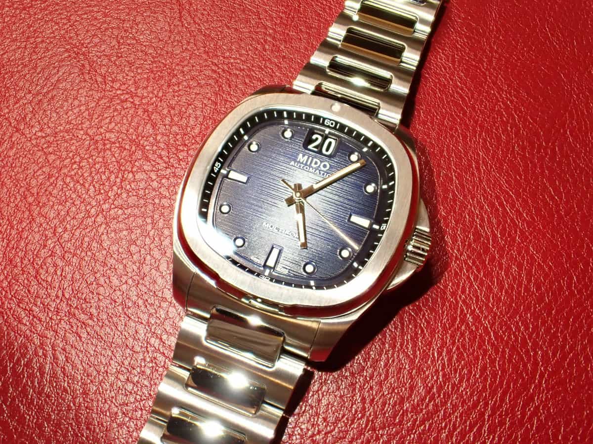 腕時計喫茶-Wristwatch-Tearoom- | ブレスレットで「背徳の味変」！？ ミドー「マルチフォート TV ビッグデイト」が面白い