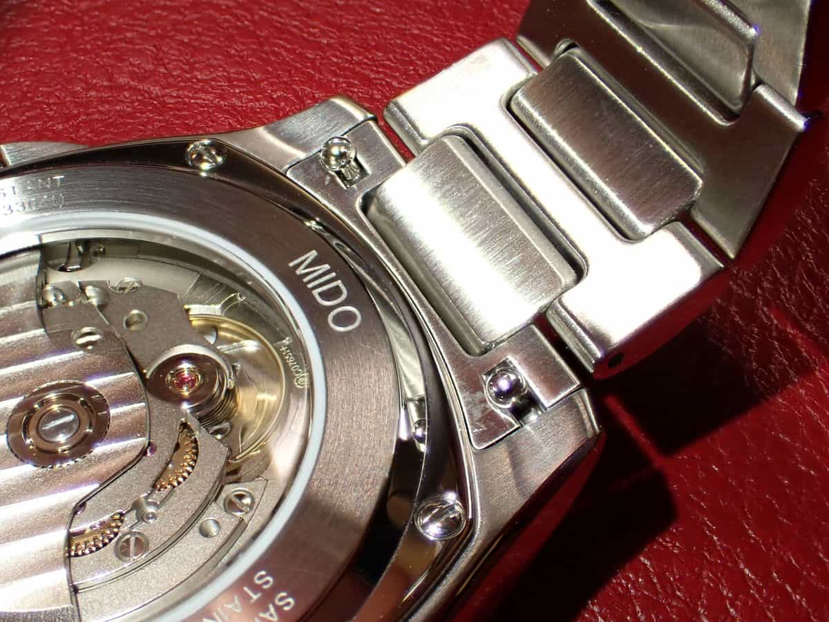 腕時計喫茶-Wristwatch-Tearoom- | ブレスレットで「背徳の味変」！？ ミドー「マルチフォート TV ビッグデイト」が面白い
