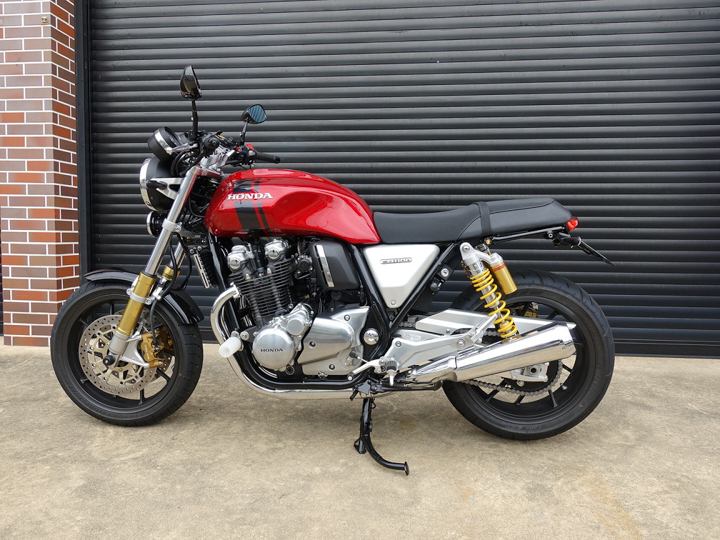 CB1100RS フェンダーレス + 加工済グラブバー テールレンズ付属