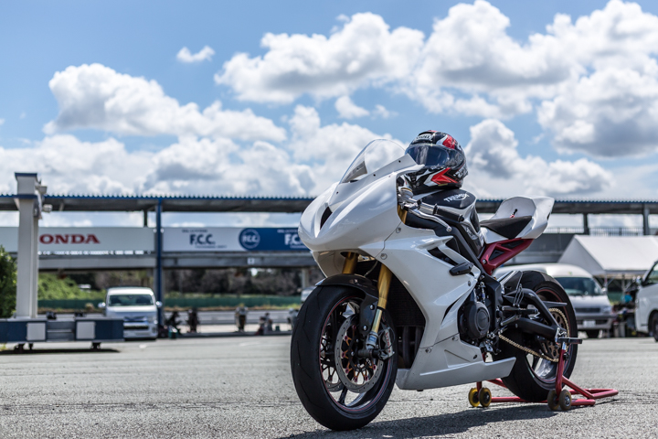 デイトナ675R 私的総括③ - 膝擦り紀行