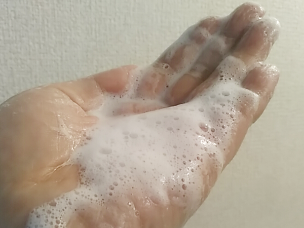【釜焚きオリーブ石鹸】+ 水(泡ネットなし)