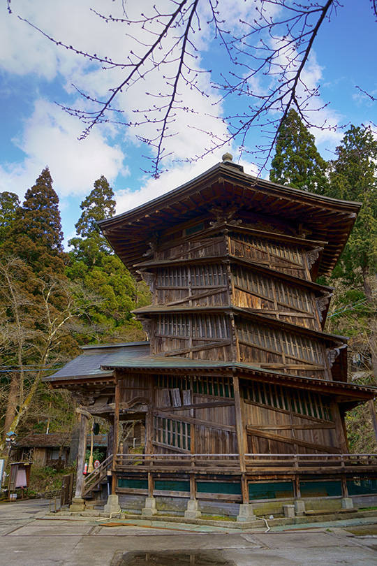 再びさざえ堂全景