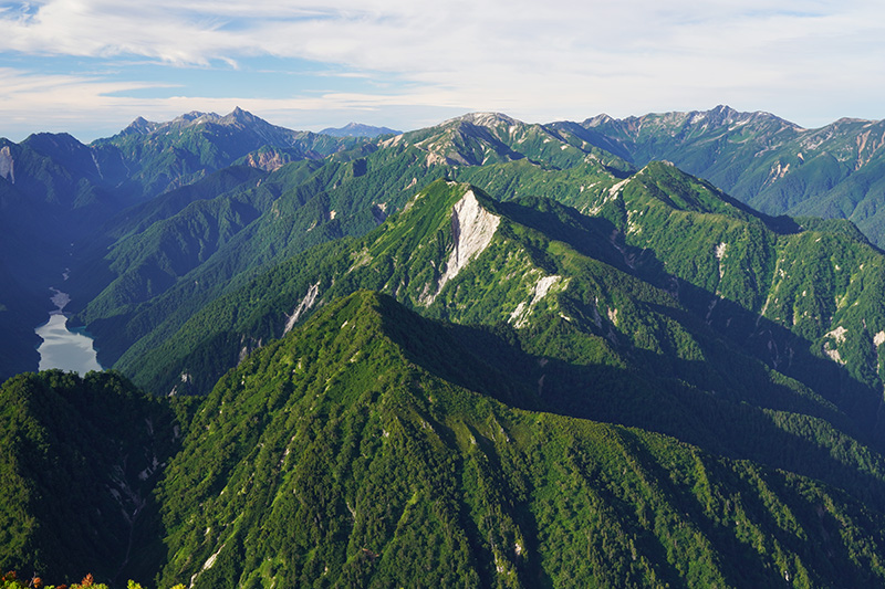 高瀬湖と裏銀座の山々