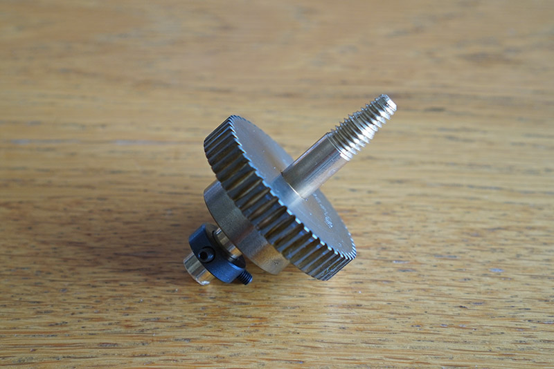 ウォームホイールとシャフトカラーを装着