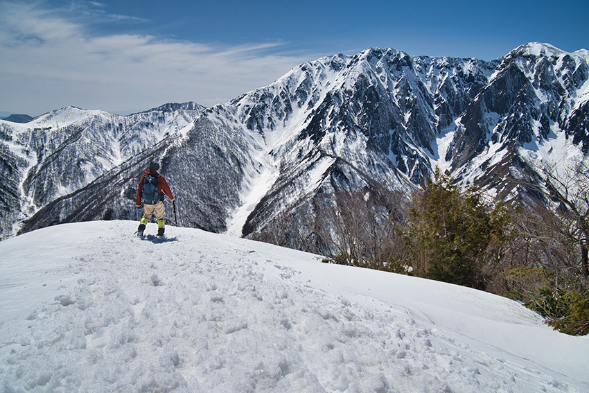 松ノ木沢の頭を下る