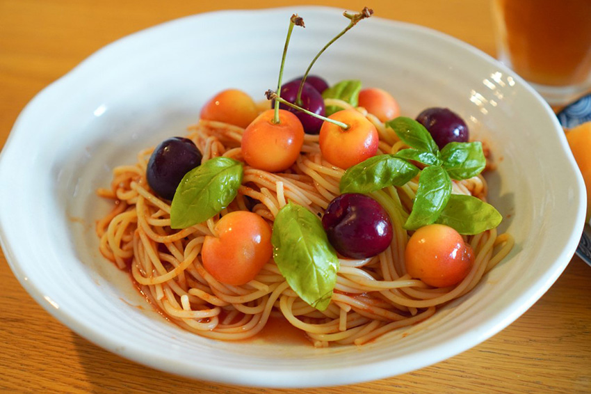 さくらんぼの冷製パスタ