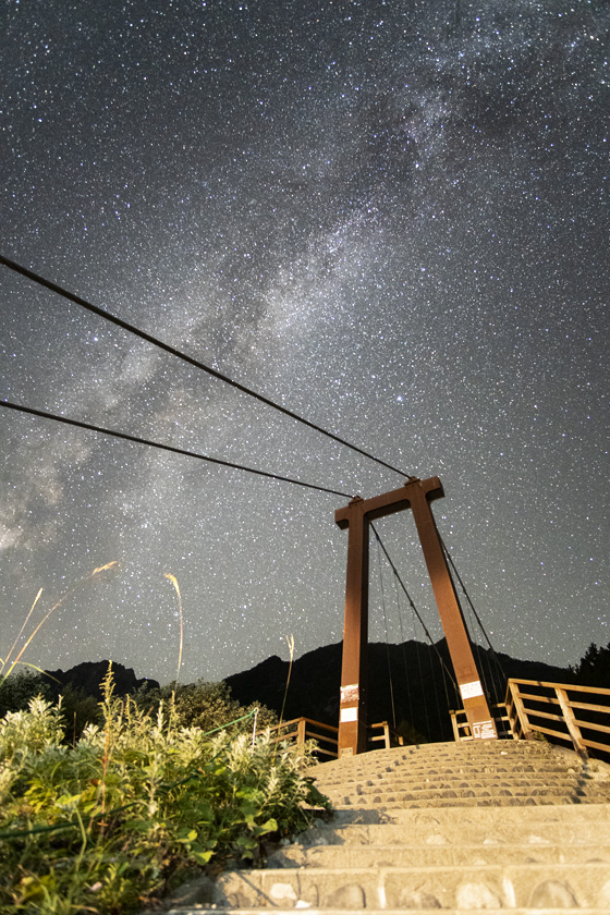 横尾大橋と天の川