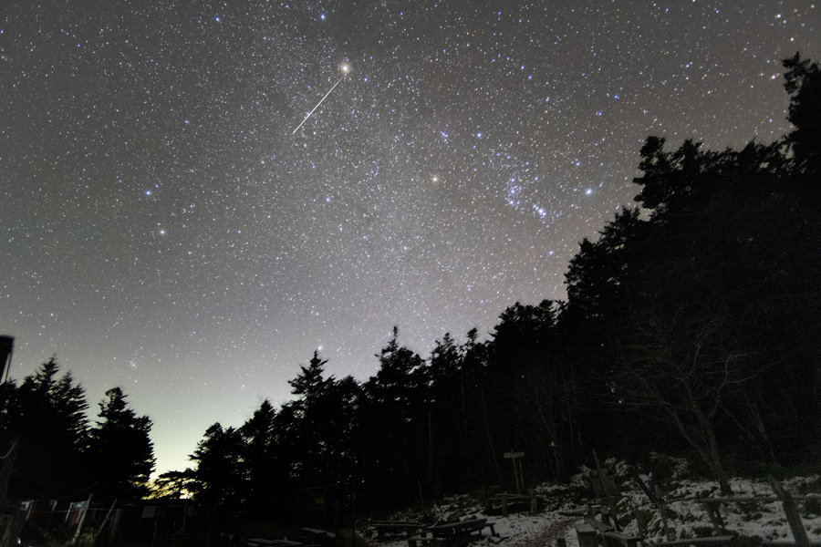 昇る冬の星座たち