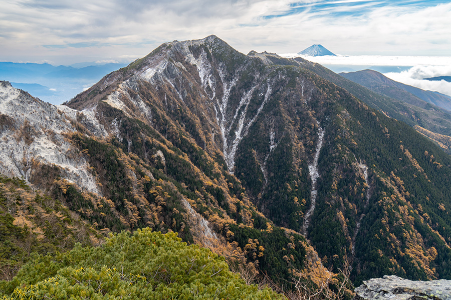 観音岳と富士山