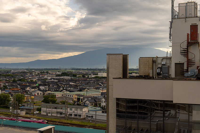 酒田市内から見た鳥海山
