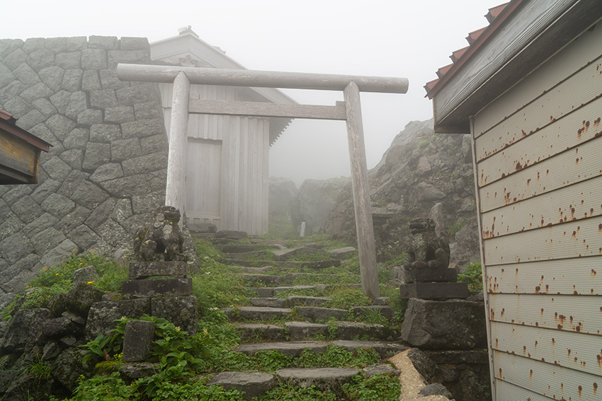 鳥海山大物忌神社の御神域