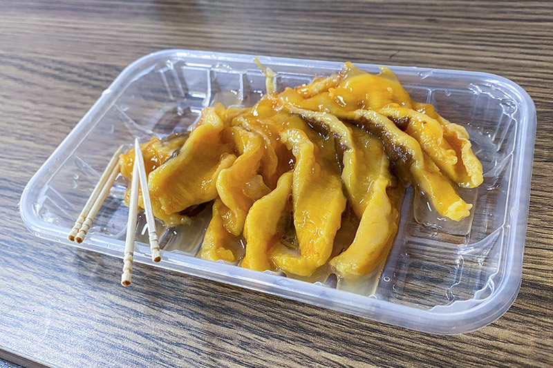 ホヤを食べます