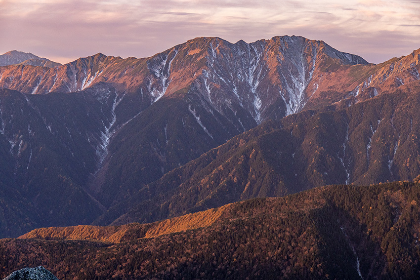 鳳凰三山から見た農鳥岳（昨年撮影）