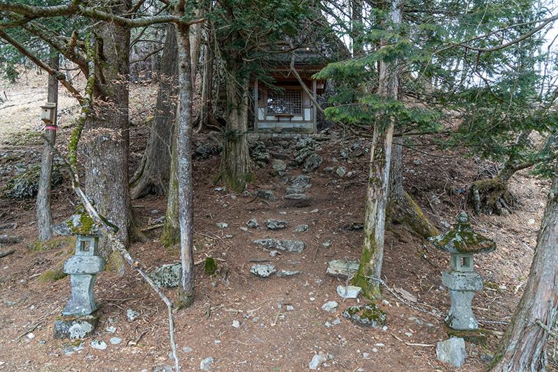 七ツ石神社